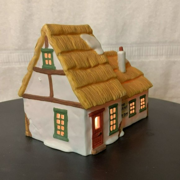Dept 56 The Cottage Of Bob Cratchit & Tiny Tim Dickens Village Building - 1986 - Picture 5 of 11